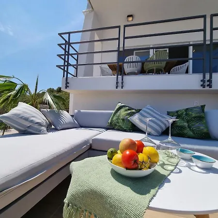 View With Pool Holiday home
