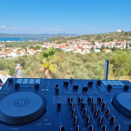 View With Pool Holiday home